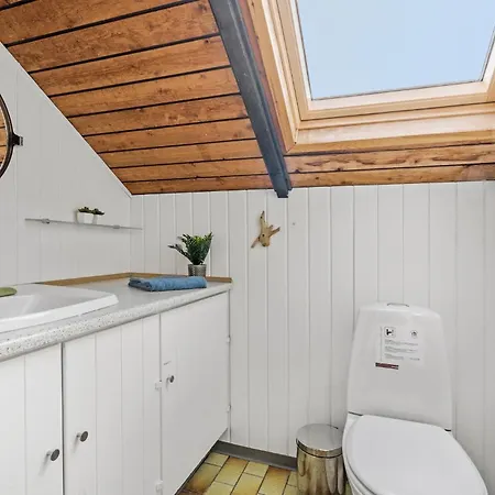 3 Bedroom Awesome In Juelsminde Nyaraló
