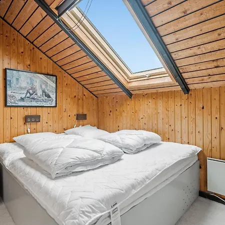 3 Bedroom Awesome In Juelsminde * Sønderby