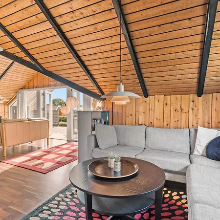 3 Bedroom Awesome In Juelsminde Nyaraló