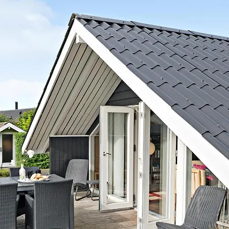 3 Bedroom Awesome In Juelsminde *