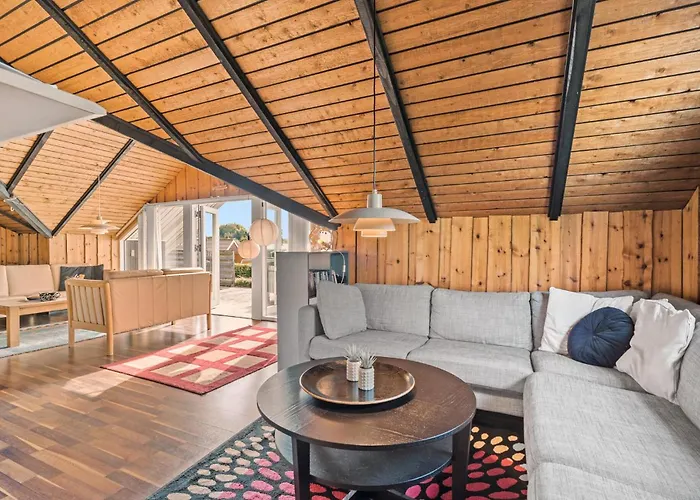 3 Bedroom Awesome In Juelsminde Hébergement de vacances