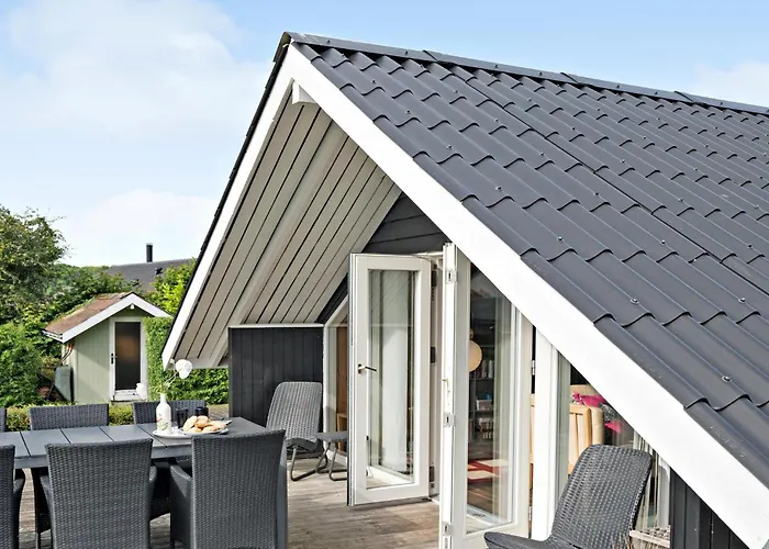 3 Bedroom Awesome In Juelsminde *